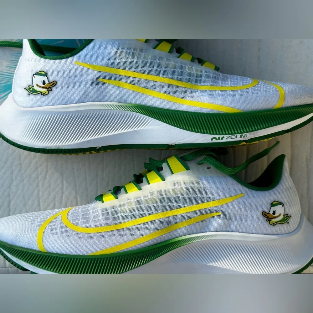 Nike Air Zoom Pegasus 37 Oregon Ducks size 10.0 running shoes
